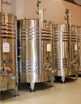I tini di acciaio termoregolati per la fermentazione dei vini delle cuvée “base”