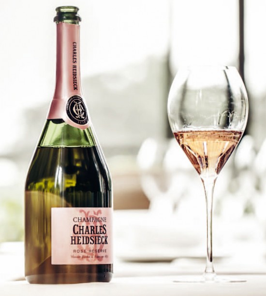 bottiglia e bicchiere di champagne Charles Heidsieck