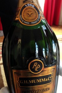 champagne verticale mumm, bottiglia lalou 1966