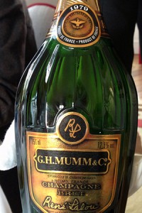 champagne verticale mumm, bottiglia lalou 1979