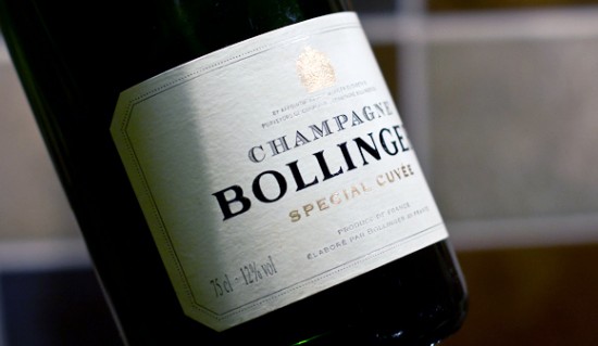 bottiglia di champagne bollinger