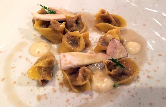 heinz Beck: Tortellini d’anatra, infuso all’ago di pino e funghi porcini