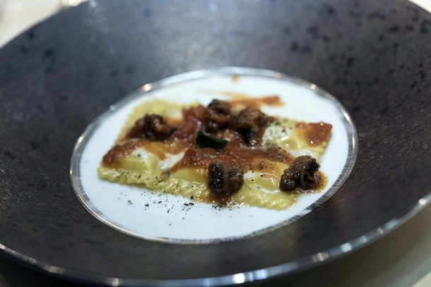 Tortelli di patate bianche di montagna con intingolo di chiocciole alla pizzaiola