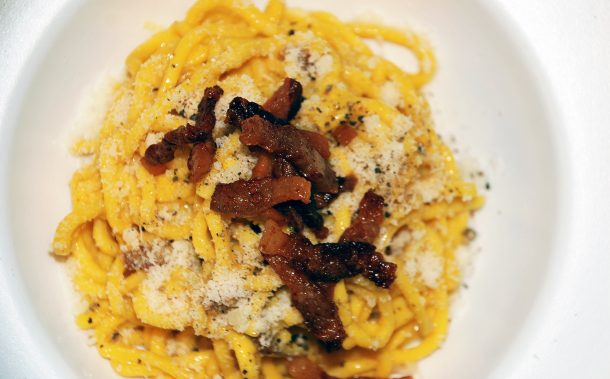 tonnarelli alla carbonara impiattati