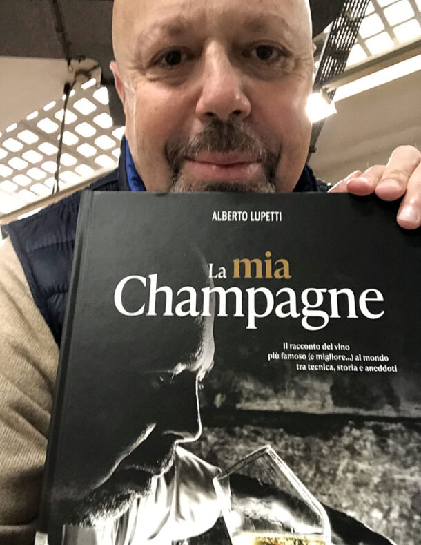 Alberto Lupetti con libro La mia Champagne