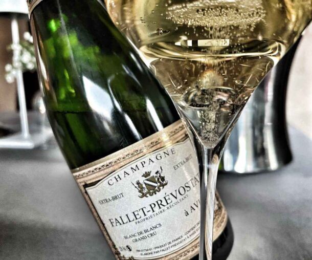 bottiglia di champagne Fallet prevostat con calice