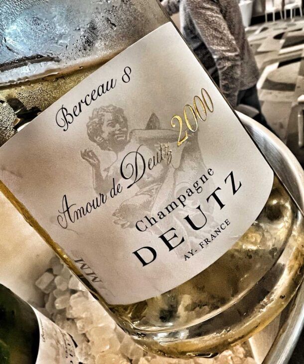 bottiglia di champagne amour de deutz 2000