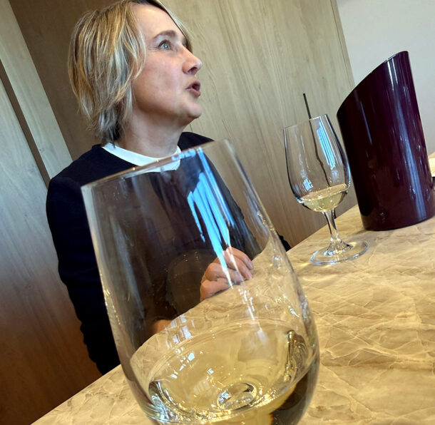 La cheffe di cave Julie Cavil